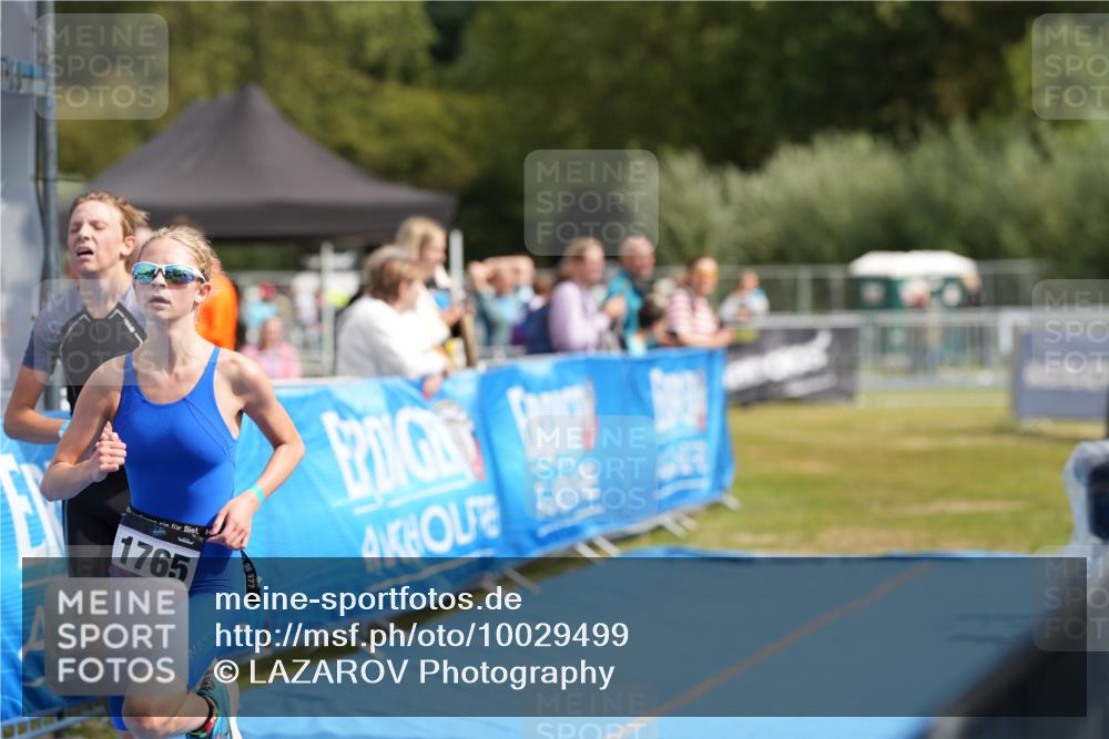 30.08.2026 - Elbe Triathlon Hamburg LAZAROV Photography http://msf.ph/oto/10029499 30.08.2026 12:44:13 Ziel 1747, 1765 meine-sportfotos.de