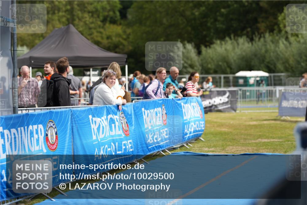 30.08.2026 - Elbe Triathlon Hamburg LAZAROV Photography http://msf.ph/oto/10029500 30.08.2026 12:44:34 Ziel  meine-sportfotos.de