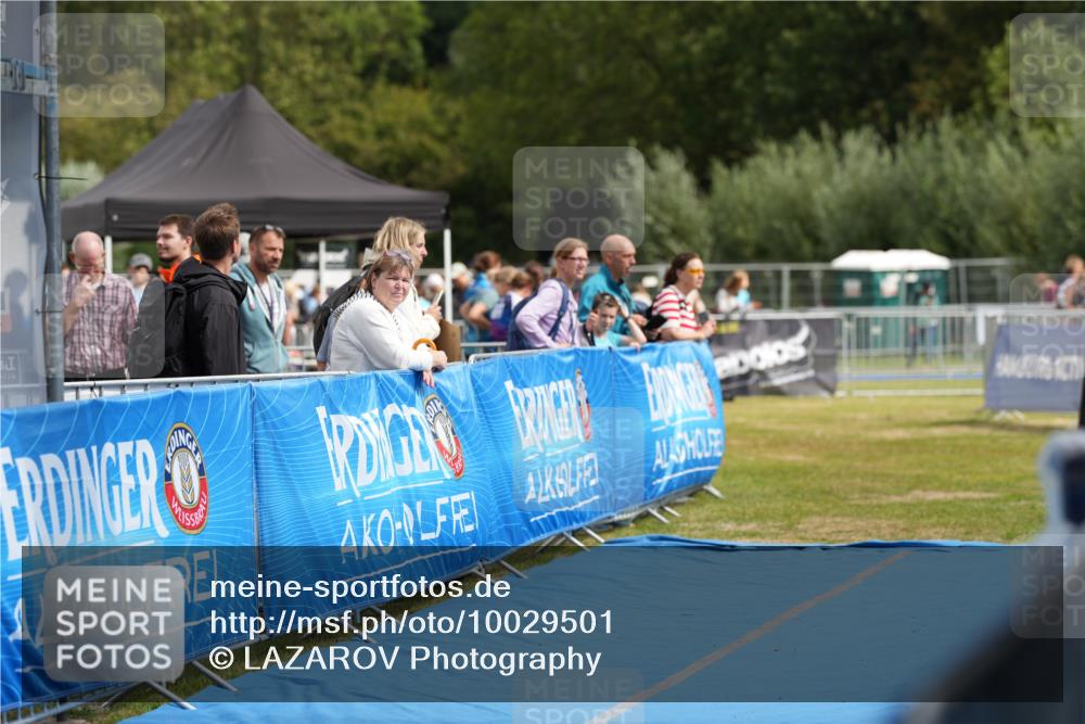 30.08.2026 - Elbe Triathlon Hamburg LAZAROV Photography http://msf.ph/oto/10029501 30.08.2026 12:44:35 Ziel  meine-sportfotos.de