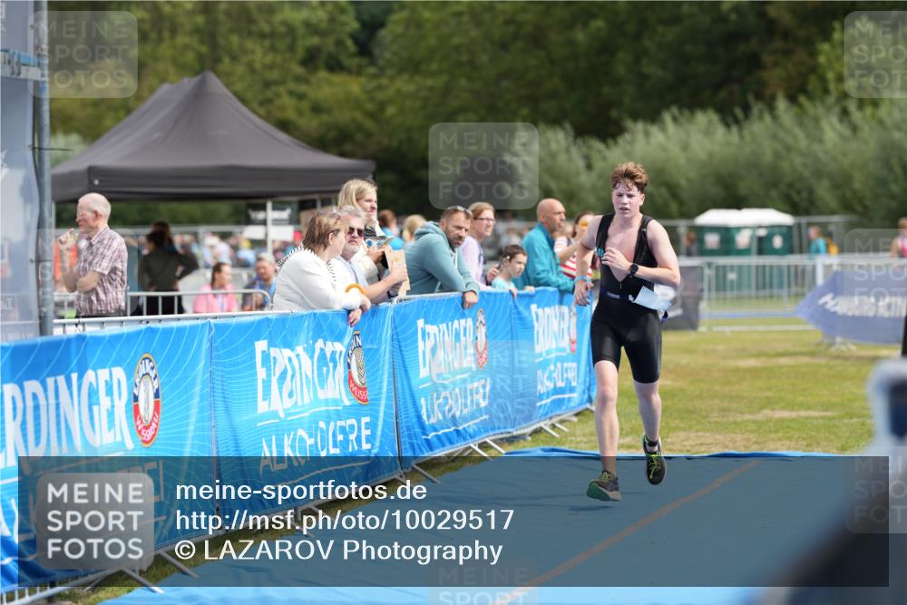 30.08.2026 - Elbe Triathlon Hamburg LAZAROV Photography http://msf.ph/oto/10029517 30.08.2026 12:45:18 Ziel 1733 meine-sportfotos.de
