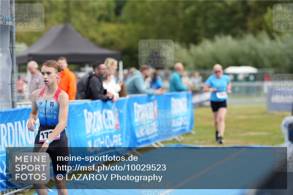 30.08.2026 - Elbe Triathlon Hamburg LAZAROV Photography http://msf.ph/oto/10029523 30.08.2026 12:46:59 Ziel 1684, 1732 meine-sportfotos.de