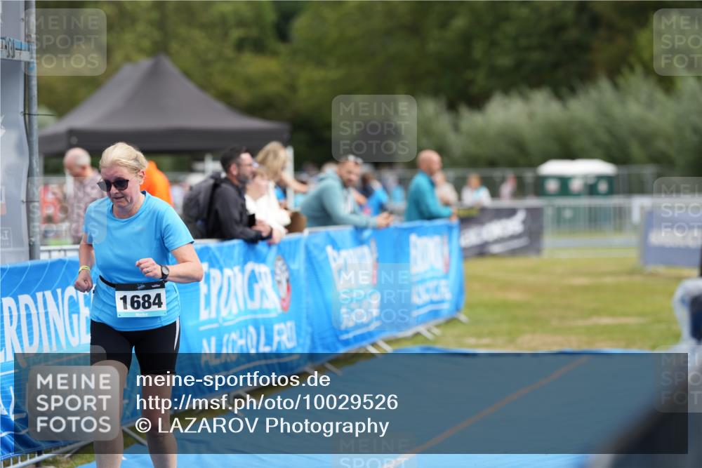 30.08.2026 - Elbe Triathlon Hamburg LAZAROV Photography http://msf.ph/oto/10029526 30.08.2026 12:47:04 Ziel 1684 meine-sportfotos.de