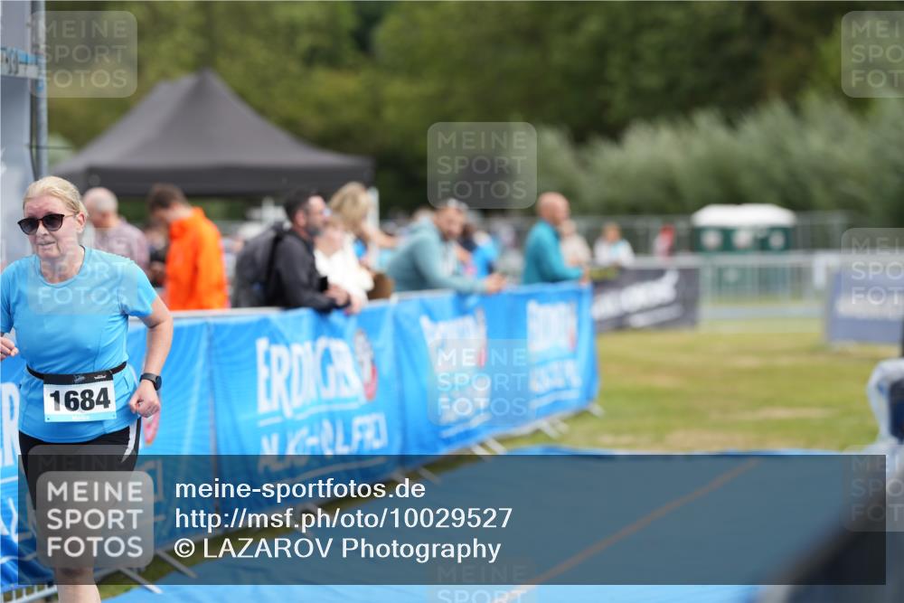 30.08.2026 - Elbe Triathlon Hamburg LAZAROV Photography http://msf.ph/oto/10029527 30.08.2026 12:47:05 Ziel 1684 meine-sportfotos.de