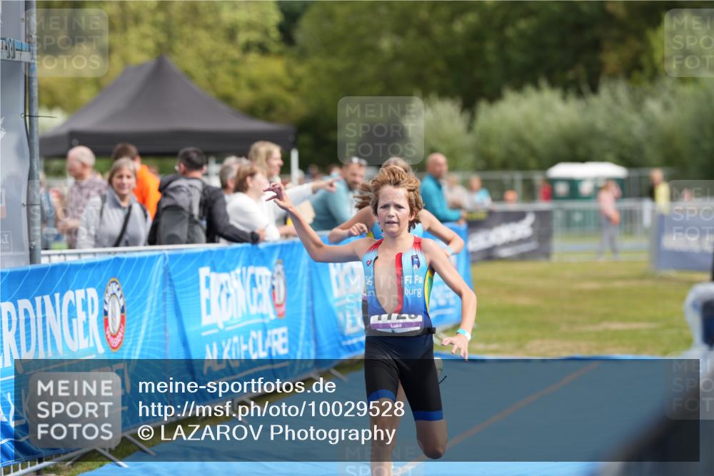 30.08.2026 - Elbe Triathlon Hamburg LAZAROV Photography http://msf.ph/oto/10029528 30.08.2026 12:47:28 Ziel 1728, 1760 meine-sportfotos.de