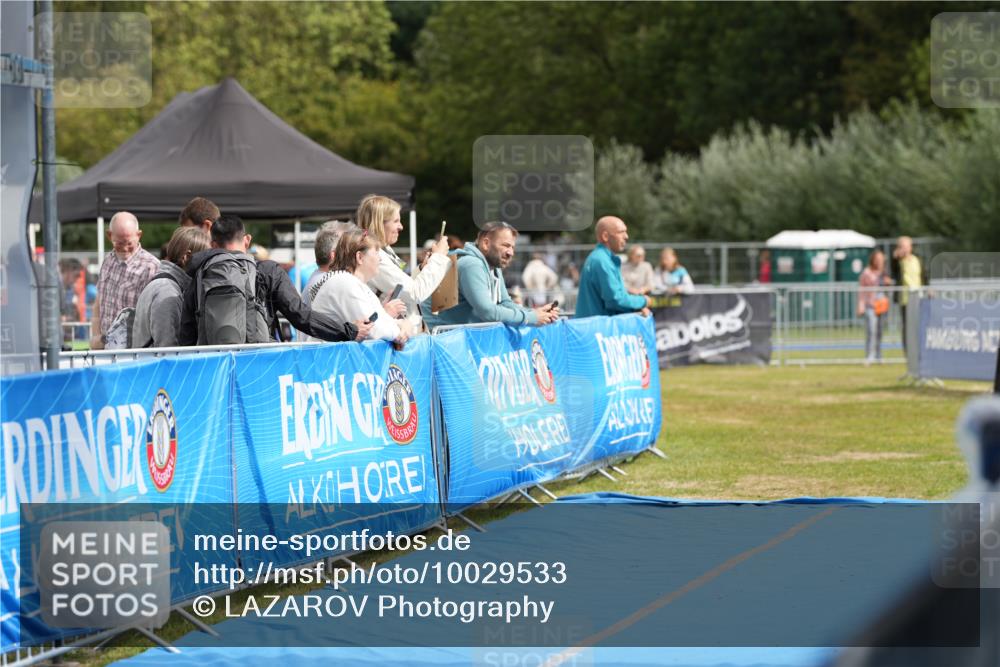 30.08.2026 - Elbe Triathlon Hamburg LAZAROV Photography http://msf.ph/oto/10029533 30.08.2026 12:47:32 Ziel 1728, 1760 meine-sportfotos.de