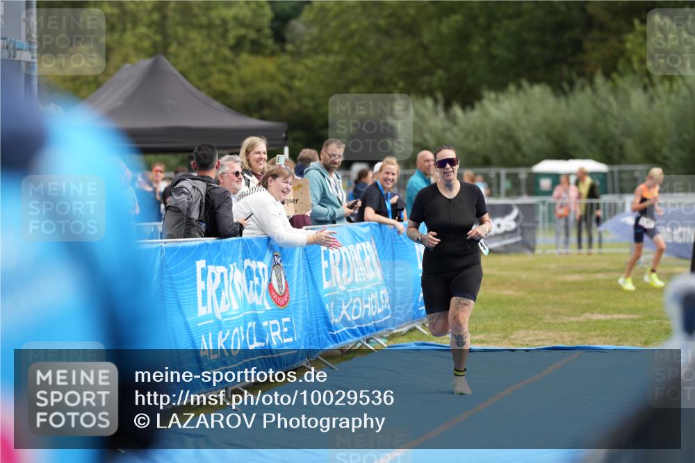 30.08.2026 - Elbe Triathlon Hamburg LAZAROV Photography http://msf.ph/oto/10029536 30.08.2026 12:48:01 Ziel 1642, 1730 meine-sportfotos.de