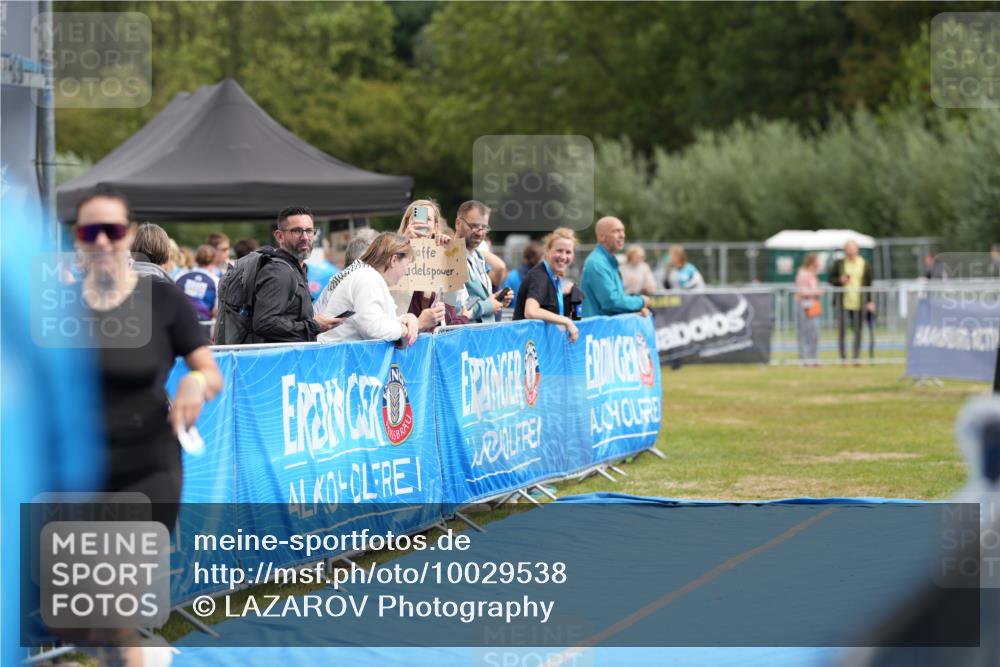 30.08.2026 - Elbe Triathlon Hamburg LAZAROV Photography http://msf.ph/oto/10029538 30.08.2026 12:48:03 Ziel 1642, 1730 meine-sportfotos.de