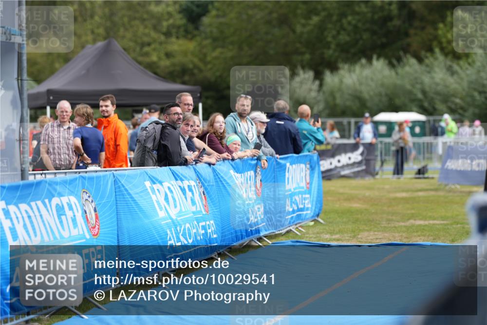 30.08.2026 - Elbe Triathlon Hamburg LAZAROV Photography http://msf.ph/oto/10029541 30.08.2026 12:51:42 Ziel 1819 meine-sportfotos.de