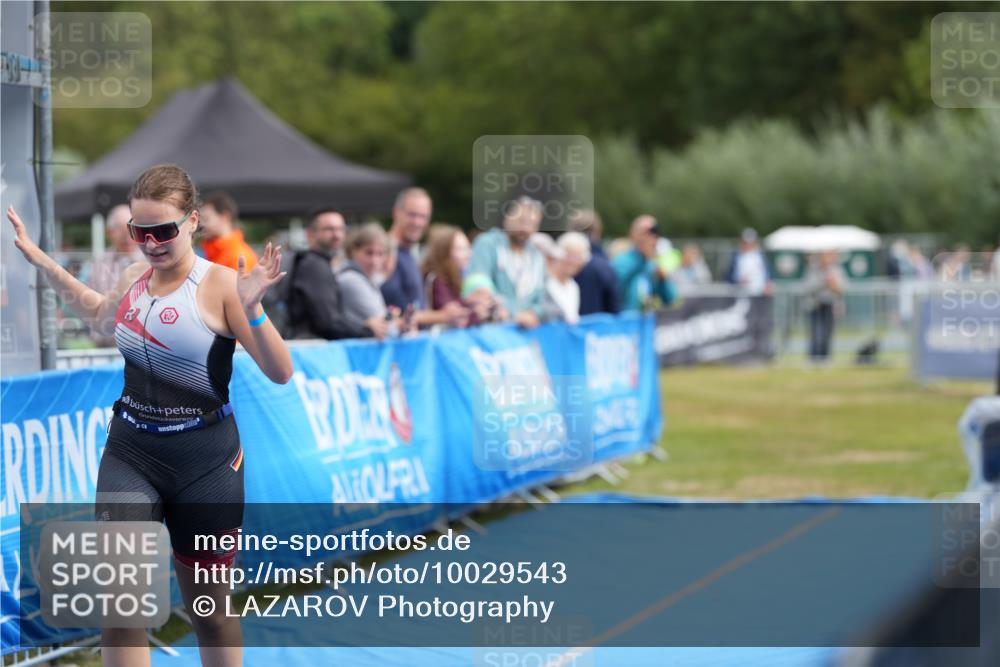 30.08.2026 - Elbe Triathlon Hamburg LAZAROV Photography http://msf.ph/oto/10029543 30.08.2026 12:51:55 Ziel 1759 meine-sportfotos.de