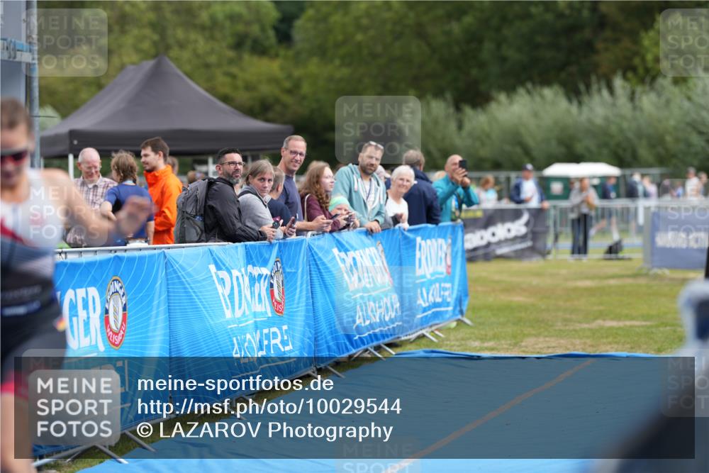 30.08.2026 - Elbe Triathlon Hamburg LAZAROV Photography http://msf.ph/oto/10029544 30.08.2026 12:51:55 Ziel 1759 meine-sportfotos.de
