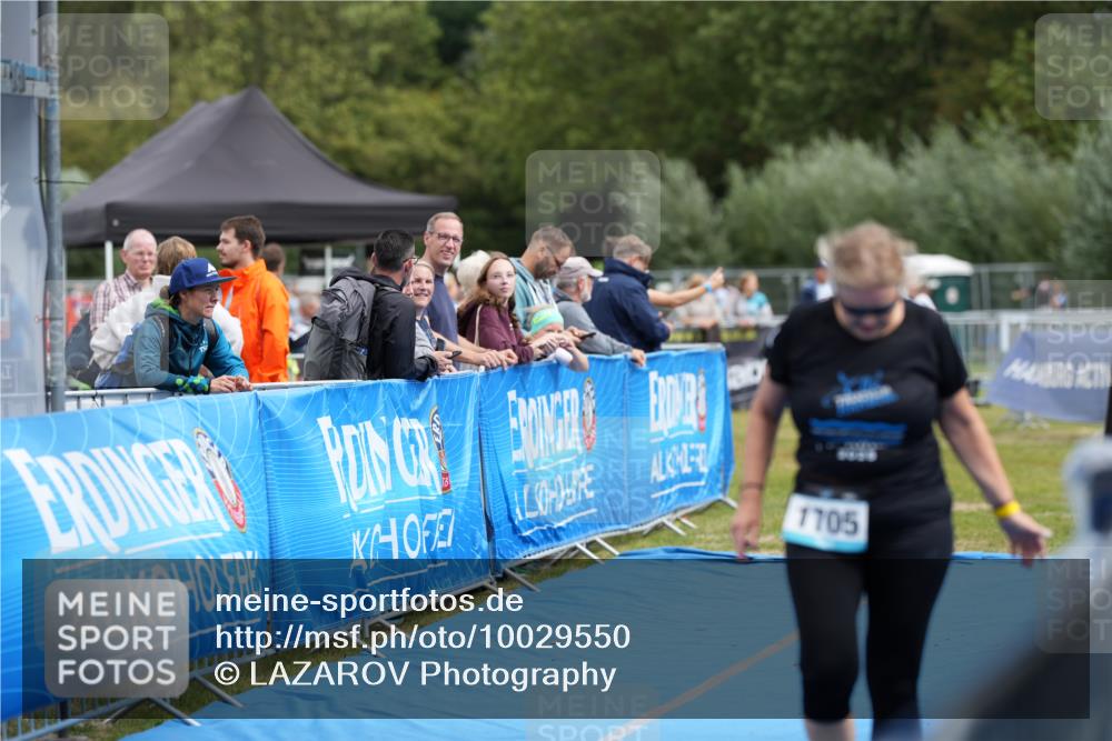 30.08.2026 - Elbe Triathlon Hamburg LAZAROV Photography http://msf.ph/oto/10029550 30.08.2026 12:52:52 Ziel 1705 meine-sportfotos.de