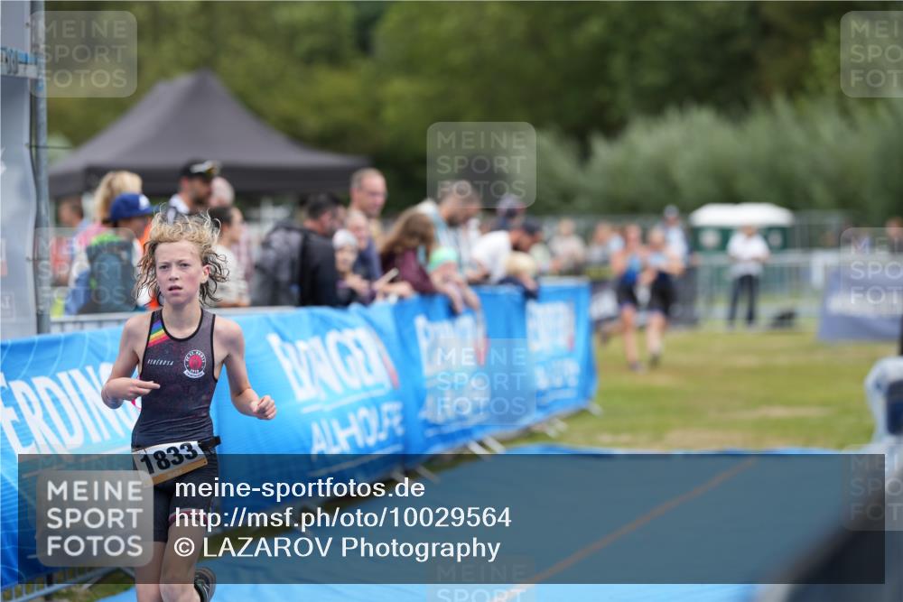30.08.2026 - Elbe Triathlon Hamburg LAZAROV Photography http://msf.ph/oto/10029564 30.08.2026 12:53:55 Ziel 1761, 1833 meine-sportfotos.de