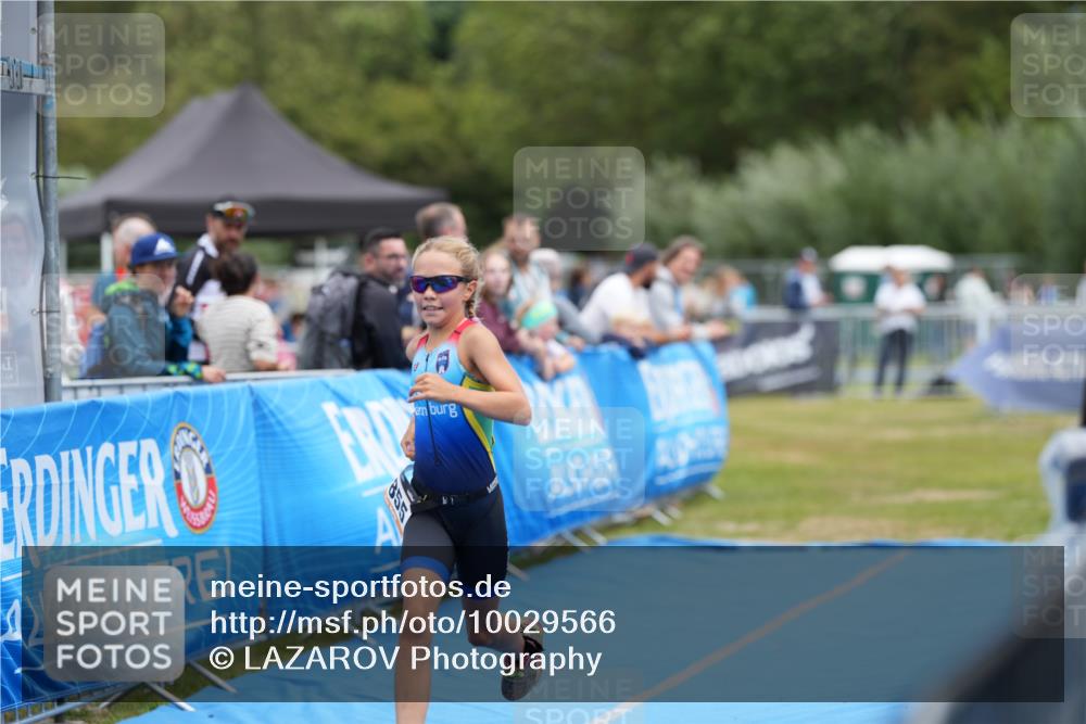 30.08.2026 - Elbe Triathlon Hamburg LAZAROV Photography http://msf.ph/oto/10029566 30.08.2026 12:54:07 Ziel 1855 meine-sportfotos.de