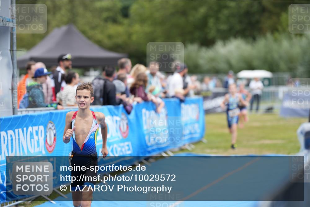 30.08.2026 - Elbe Triathlon Hamburg LAZAROV Photography http://msf.ph/oto/10029572 30.08.2026 12:54:21 Ziel 1758, 1836, 1857, 1864 meine-sportfotos.de