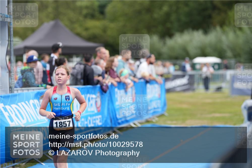 30.08.2026 - Elbe Triathlon Hamburg LAZAROV Photography http://msf.ph/oto/10029578 30.08.2026 12:54:27 Ziel 1857, 1864 meine-sportfotos.de