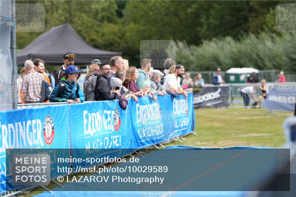 30.08.2026 - Elbe Triathlon Hamburg LAZAROV Photography http://msf.ph/oto/10029589 30.08.2026 12:54:54 Ziel 1851 meine-sportfotos.de