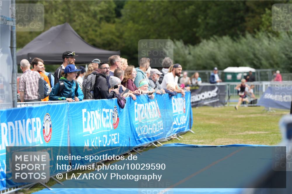 30.08.2026 - Elbe Triathlon Hamburg LAZAROV Photography http://msf.ph/oto/10029590 30.08.2026 12:54:55 Ziel 1851 meine-sportfotos.de
