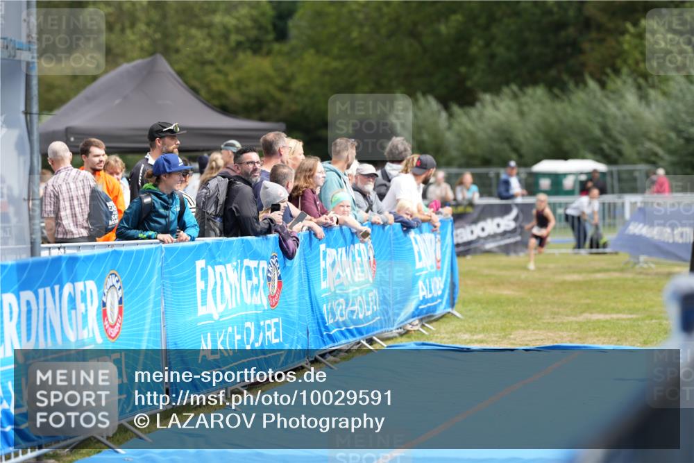 30.08.2026 - Elbe Triathlon Hamburg LAZAROV Photography http://msf.ph/oto/10029591 30.08.2026 12:54:55 Ziel 1851 meine-sportfotos.de