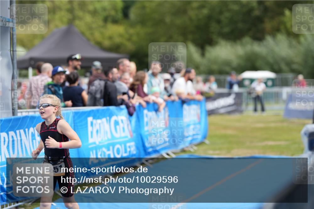 30.08.2026 - Elbe Triathlon Hamburg LAZAROV Photography http://msf.ph/oto/10029596 30.08.2026 12:55:03 Ziel 1851 meine-sportfotos.de