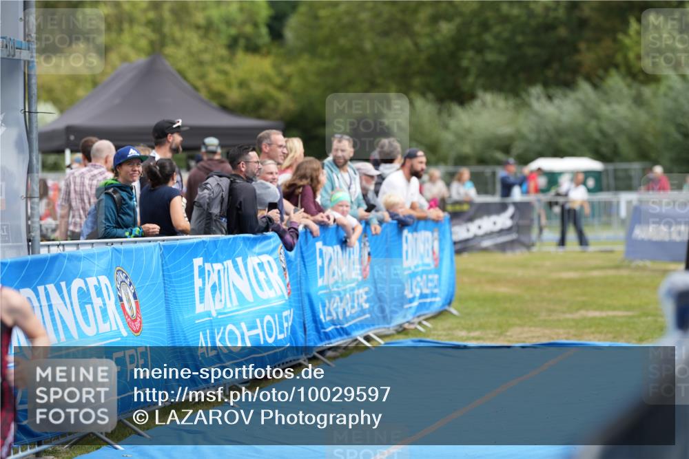 30.08.2026 - Elbe Triathlon Hamburg LAZAROV Photography http://msf.ph/oto/10029597 30.08.2026 12:55:03 Ziel 1851 meine-sportfotos.de