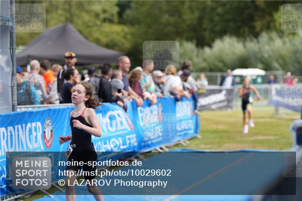 30.08.2026 - Elbe Triathlon Hamburg LAZAROV Photography http://msf.ph/oto/10029602 30.08.2026 12:55:25 Ziel 1863, 1868 meine-sportfotos.de