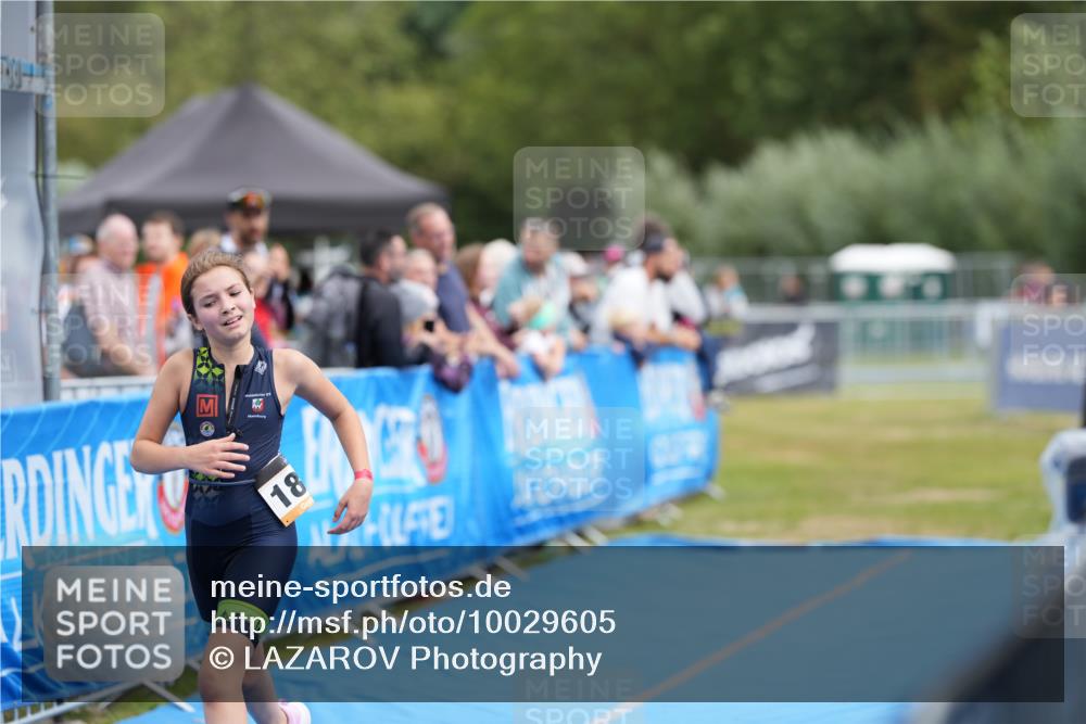 30.08.2026 - Elbe Triathlon Hamburg LAZAROV Photography http://msf.ph/oto/10029605 30.08.2026 12:55:29 Ziel 1863 meine-sportfotos.de