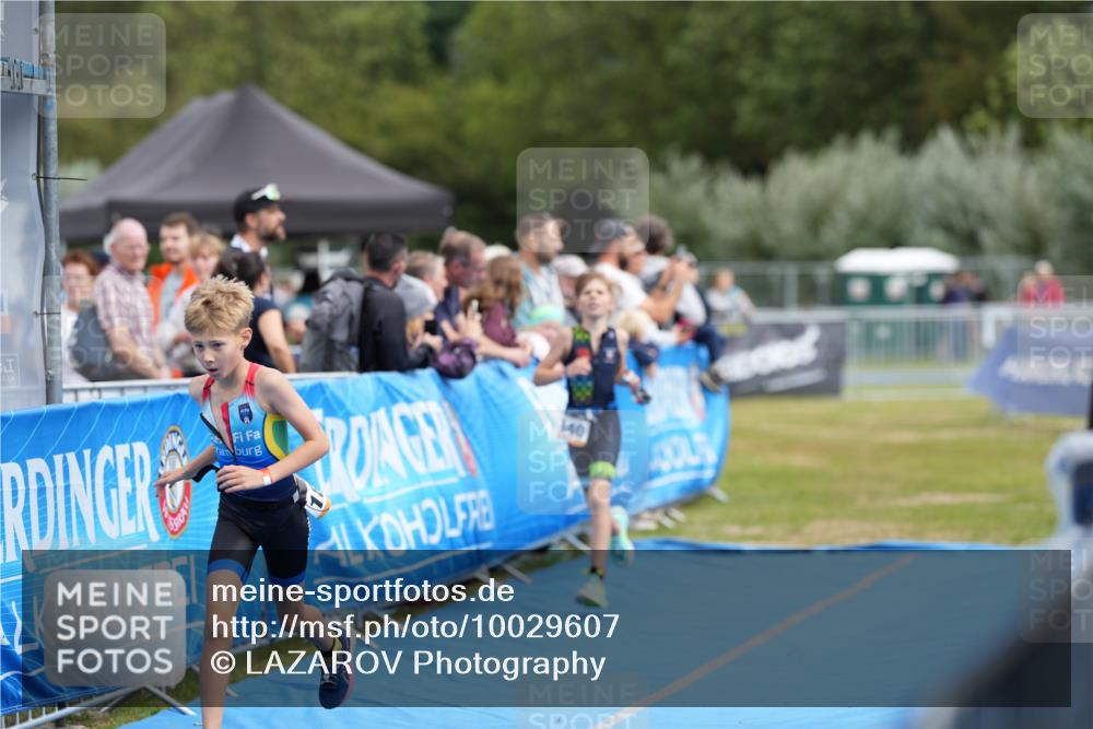 30.08.2026 - Elbe Triathlon Hamburg LAZAROV Photography http://msf.ph/oto/10029607 30.08.2026 12:55:39 Ziel 1840, 1844 meine-sportfotos.de