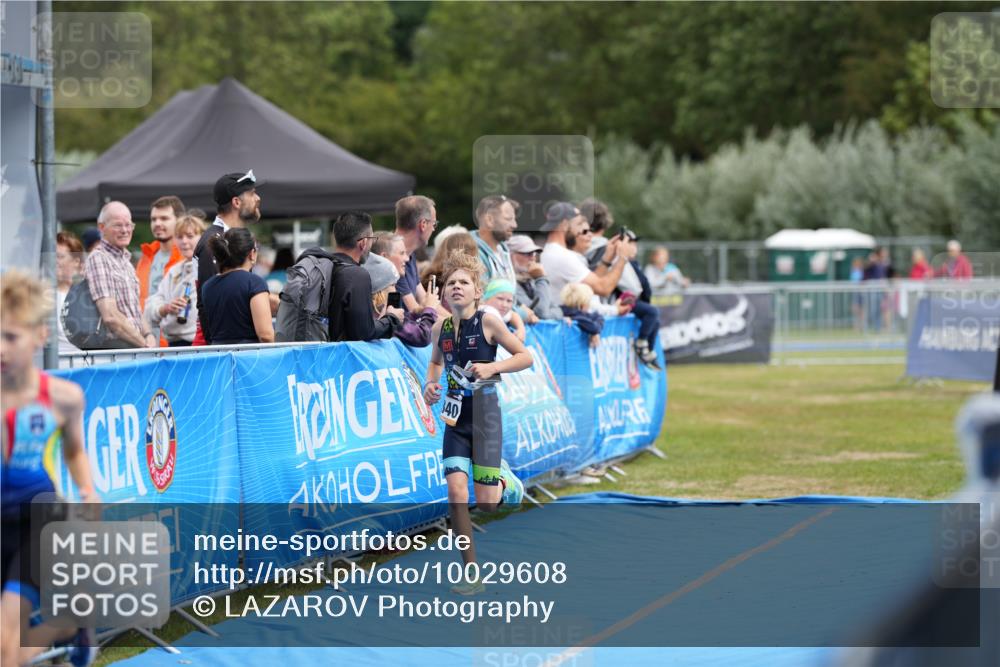30.08.2026 - Elbe Triathlon Hamburg LAZAROV Photography http://msf.ph/oto/10029608 30.08.2026 12:55:39 Ziel 1840, 1844 meine-sportfotos.de