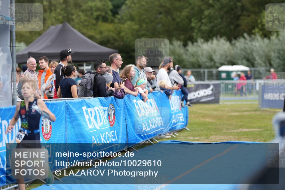 30.08.2026 - Elbe Triathlon Hamburg LAZAROV Photography http://msf.ph/oto/10029610 30.08.2026 12:55:40 Ziel 1840, 1844 meine-sportfotos.de