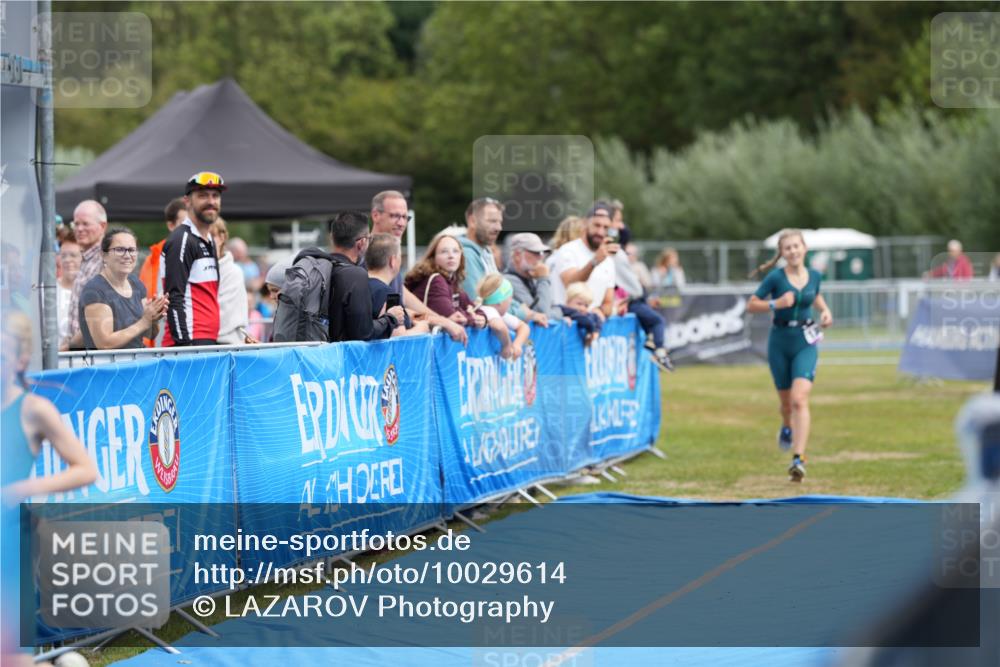 30.08.2026 - Elbe Triathlon Hamburg LAZAROV Photography http://msf.ph/oto/10029614 30.08.2026 12:56:03 Ziel 1809, 1871 meine-sportfotos.de