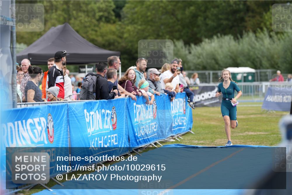 30.08.2026 - Elbe Triathlon Hamburg LAZAROV Photography http://msf.ph/oto/10029615 30.08.2026 12:56:04 Ziel 1809, 1871 meine-sportfotos.de