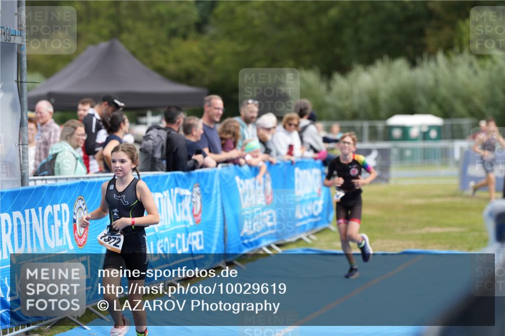 30.08.2026 - Elbe Triathlon Hamburg LAZAROV Photography http://msf.ph/oto/10029619 30.08.2026 12:56:16 Ziel 1834 meine-sportfotos.de