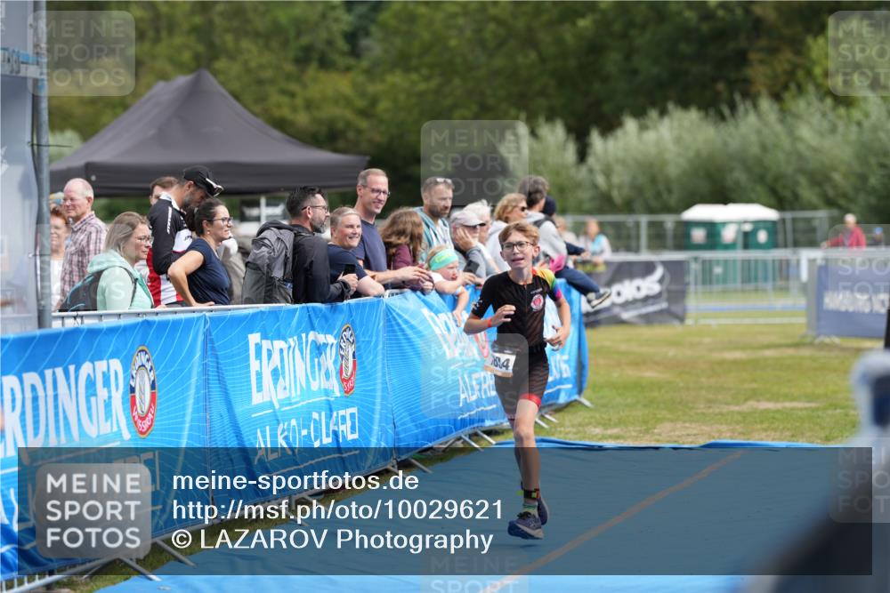 30.08.2026 - Elbe Triathlon Hamburg LAZAROV Photography http://msf.ph/oto/10029621 30.08.2026 12:56:17 Ziel 1834 meine-sportfotos.de