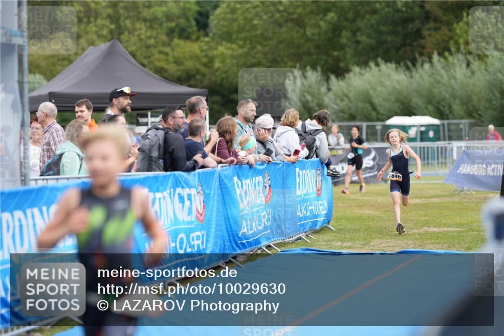 30.08.2026 - Elbe Triathlon Hamburg LAZAROV Photography http://msf.ph/oto/10029630 30.08.2026 12:56:49 Ziel 1835, 1848 meine-sportfotos.de