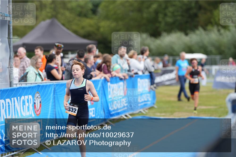 30.08.2026 - Elbe Triathlon Hamburg LAZAROV Photography http://msf.ph/oto/10029637 30.08.2026 12:57:02 Ziel 1608, 1832, 1858 meine-sportfotos.de