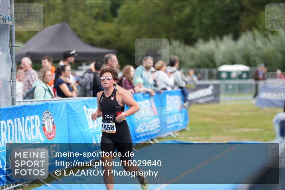 30.08.2026 - Elbe Triathlon Hamburg LAZAROV Photography http://msf.ph/oto/10029640 30.08.2026 12:57:06 Ziel 1832, 1858 meine-sportfotos.de