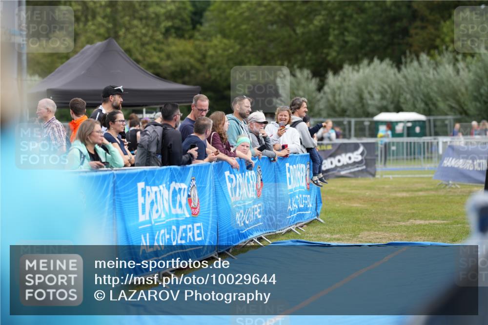 30.08.2026 - Elbe Triathlon Hamburg LAZAROV Photography http://msf.ph/oto/10029644 30.08.2026 12:57:26 Ziel 1849, 1853 meine-sportfotos.de