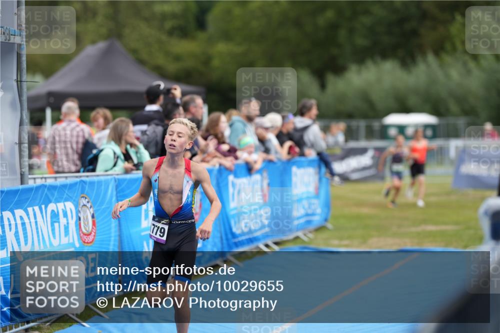 30.08.2026 - Elbe Triathlon Hamburg LAZAROV Photography http://msf.ph/oto/10029655 30.08.2026 12:58:36 Ziel 1779, 1806, 1870 meine-sportfotos.de