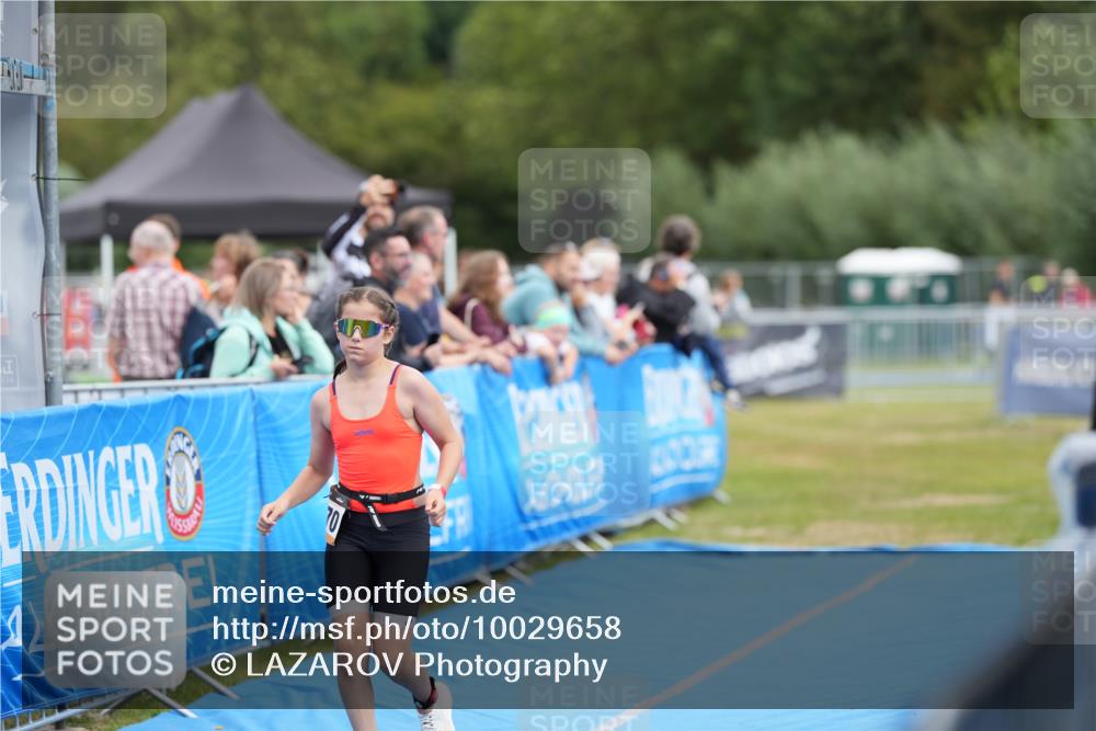 30.08.2026 - Elbe Triathlon Hamburg LAZAROV Photography http://msf.ph/oto/10029658 30.08.2026 12:58:43 Ziel 1870 meine-sportfotos.de