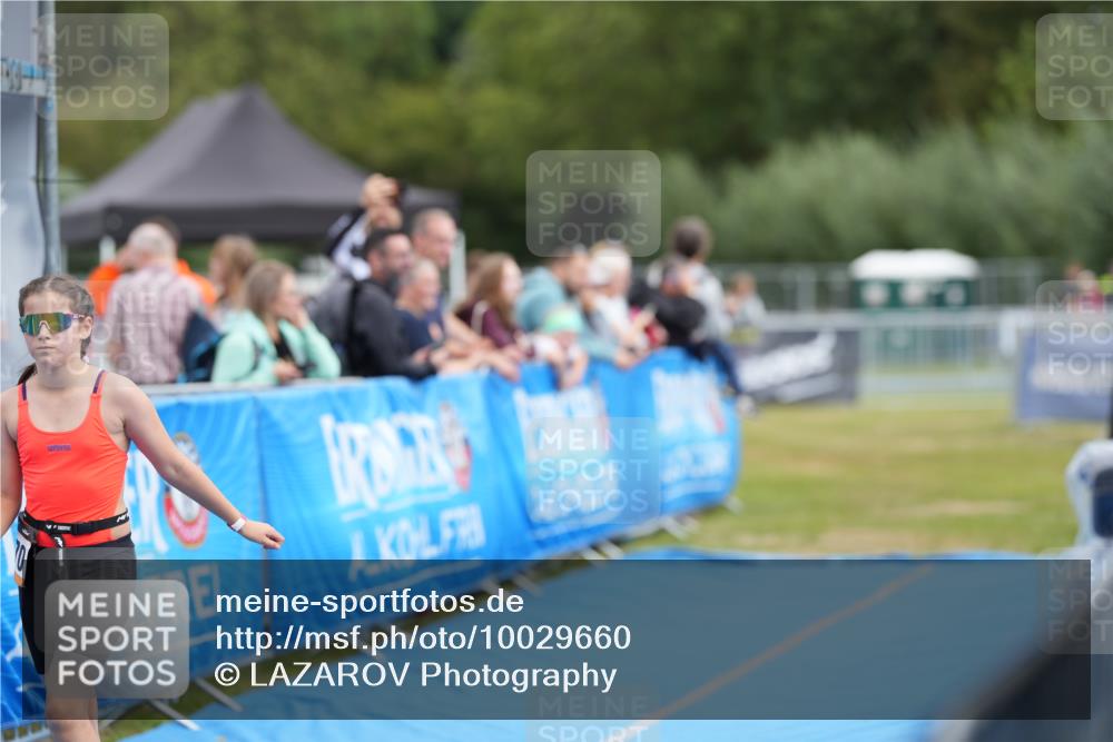 30.08.2026 - Elbe Triathlon Hamburg LAZAROV Photography http://msf.ph/oto/10029660 30.08.2026 12:58:44 Ziel 1870 meine-sportfotos.de