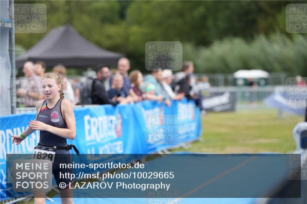 30.08.2026 - Elbe Triathlon Hamburg LAZAROV Photography http://msf.ph/oto/10029665 30.08.2026 12:59:07 Ziel 1829, 1878 meine-sportfotos.de
