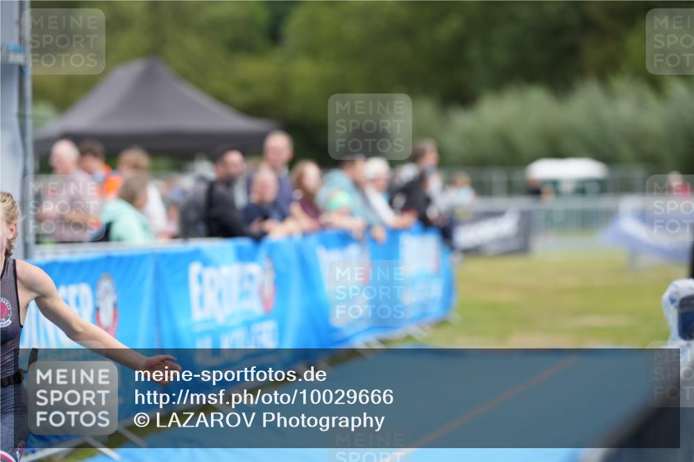 30.08.2026 - Elbe Triathlon Hamburg LAZAROV Photography http://msf.ph/oto/10029666 30.08.2026 12:59:08 Ziel 1829, 1878 meine-sportfotos.de