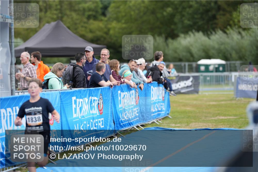 30.08.2026 - Elbe Triathlon Hamburg LAZAROV Photography http://msf.ph/oto/10029670 30.08.2026 12:59:20 Ziel 1838 meine-sportfotos.de
