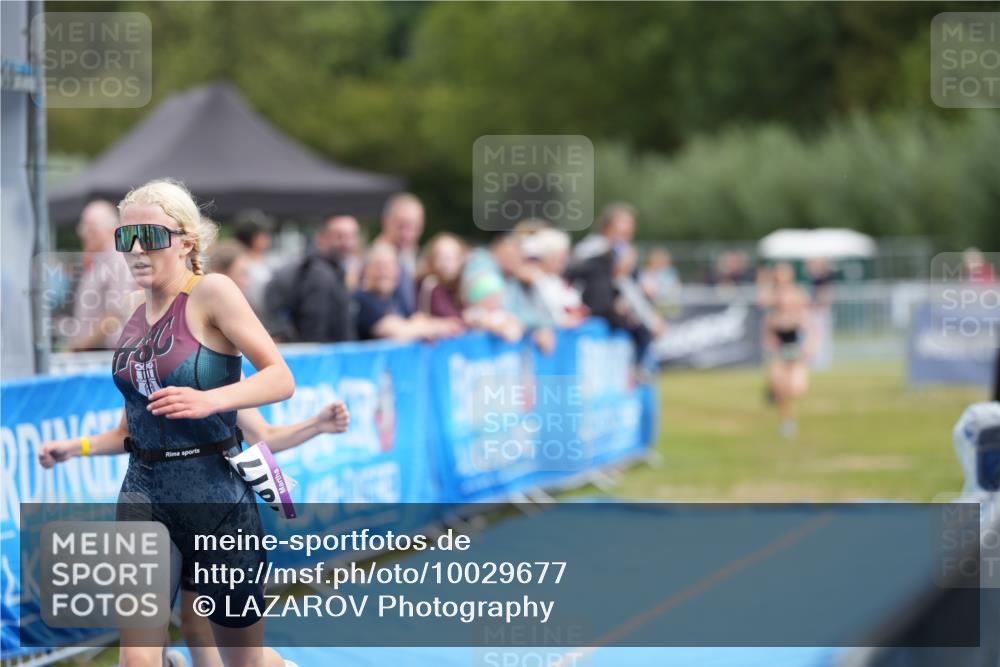 30.08.2026 - Elbe Triathlon Hamburg LAZAROV Photography http://msf.ph/oto/10029677 30.08.2026 12:59:35 Ziel 1772, 1817, 1847, 1876, 1888 meine-sportfotos.de
