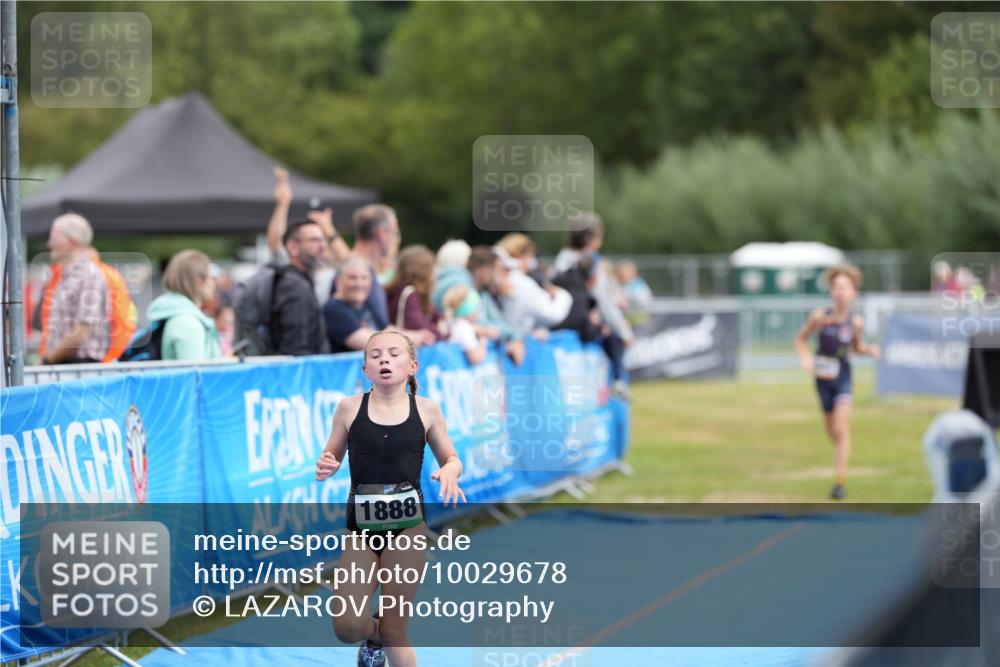 30.08.2026 - Elbe Triathlon Hamburg LAZAROV Photography http://msf.ph/oto/10029678 30.08.2026 12:59:40 Ziel 1847, 1888 meine-sportfotos.de