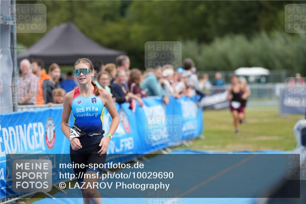 30.08.2026 - Elbe Triathlon Hamburg LAZAROV Photography http://msf.ph/oto/10029690 30.08.2026 13:00:20 Ziel 1770, 1807, 1862 meine-sportfotos.de