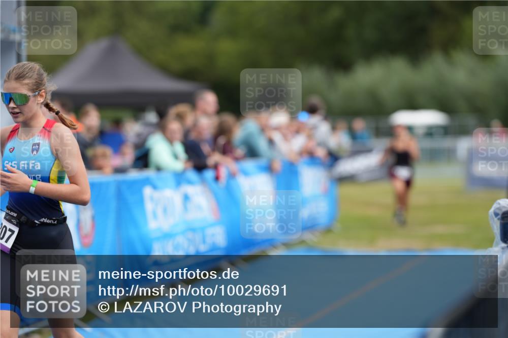 30.08.2026 - Elbe Triathlon Hamburg LAZAROV Photography http://msf.ph/oto/10029691 30.08.2026 13:00:21 Ziel 1770, 1807, 1862 meine-sportfotos.de