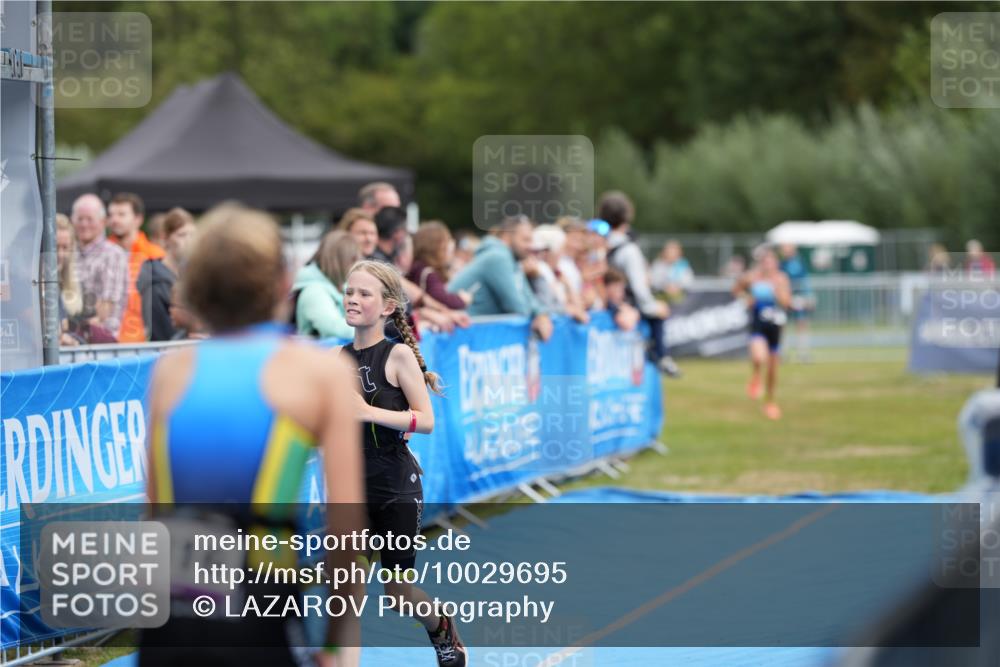 30.08.2026 - Elbe Triathlon Hamburg LAZAROV Photography http://msf.ph/oto/10029695 30.08.2026 13:00:28 Ziel 1770, 1812, 1862 meine-sportfotos.de