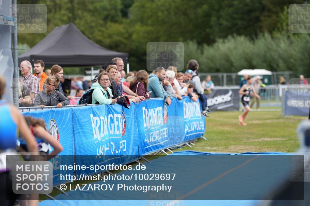 30.08.2026 - Elbe Triathlon Hamburg LAZAROV Photography http://msf.ph/oto/10029697 30.08.2026 13:00:35 Ziel 1812 meine-sportfotos.de