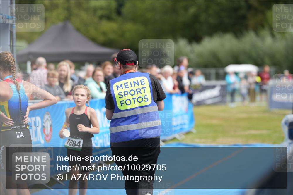 30.08.2026 - Elbe Triathlon Hamburg LAZAROV Photography http://msf.ph/oto/10029705 30.08.2026 13:01:22 Ziel  meine-sportfotos.de